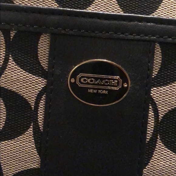 Coach clutch or iPad case - Picture 4 of 7